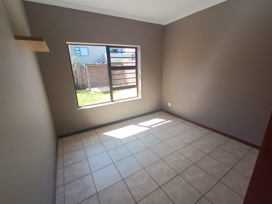 To Let 3 Bedroom Property for Rent in Seemeeu Park Western Cape